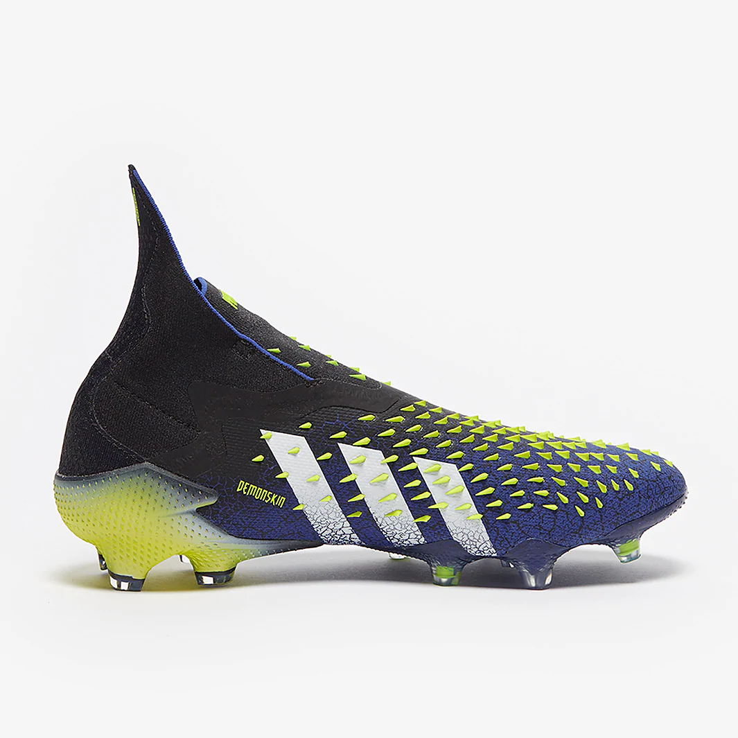 נעלי כדורגל מקצועיות אדידס - ADIDAS PREDATOR FREAK+ FG