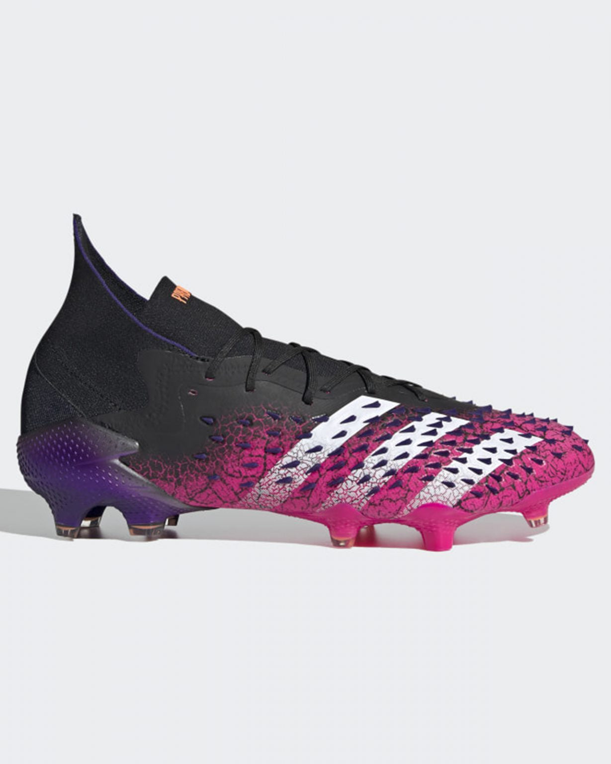 נעלי כדורגל מקצועיות אדידס - ADIDAS PREDATOR FREAK FG